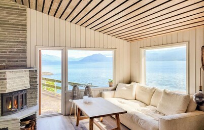 Amazing home in Tørvikbygd with WiFi
