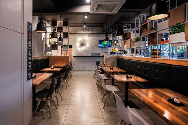 Lobby sitting area - Hope Hotel (Masai)