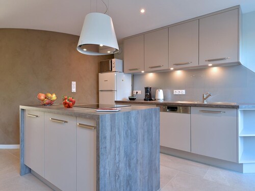 Charming renovated apartment for 4 with terrace in Hunawihr