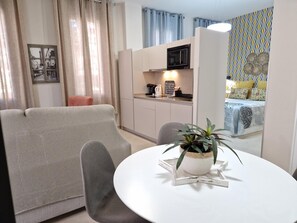 Interior - Modern Loft Apartment in Historic Malaga Near Gibralfaro & Picasso's Birthplace (Málaga)