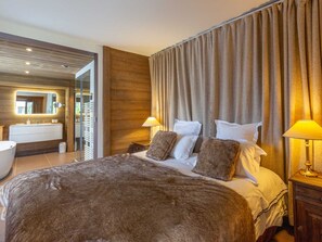 3 bedrooms, free WiFi, bed sheets