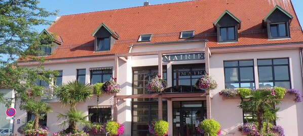 Exterior - Beautiful Country Home with Terrace, Close to Amenities & Highways, Sleeps 5 + Baby (Baldersheim)
