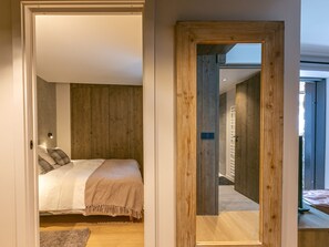 2 bedrooms, desk, free WiFi, bed sheets
