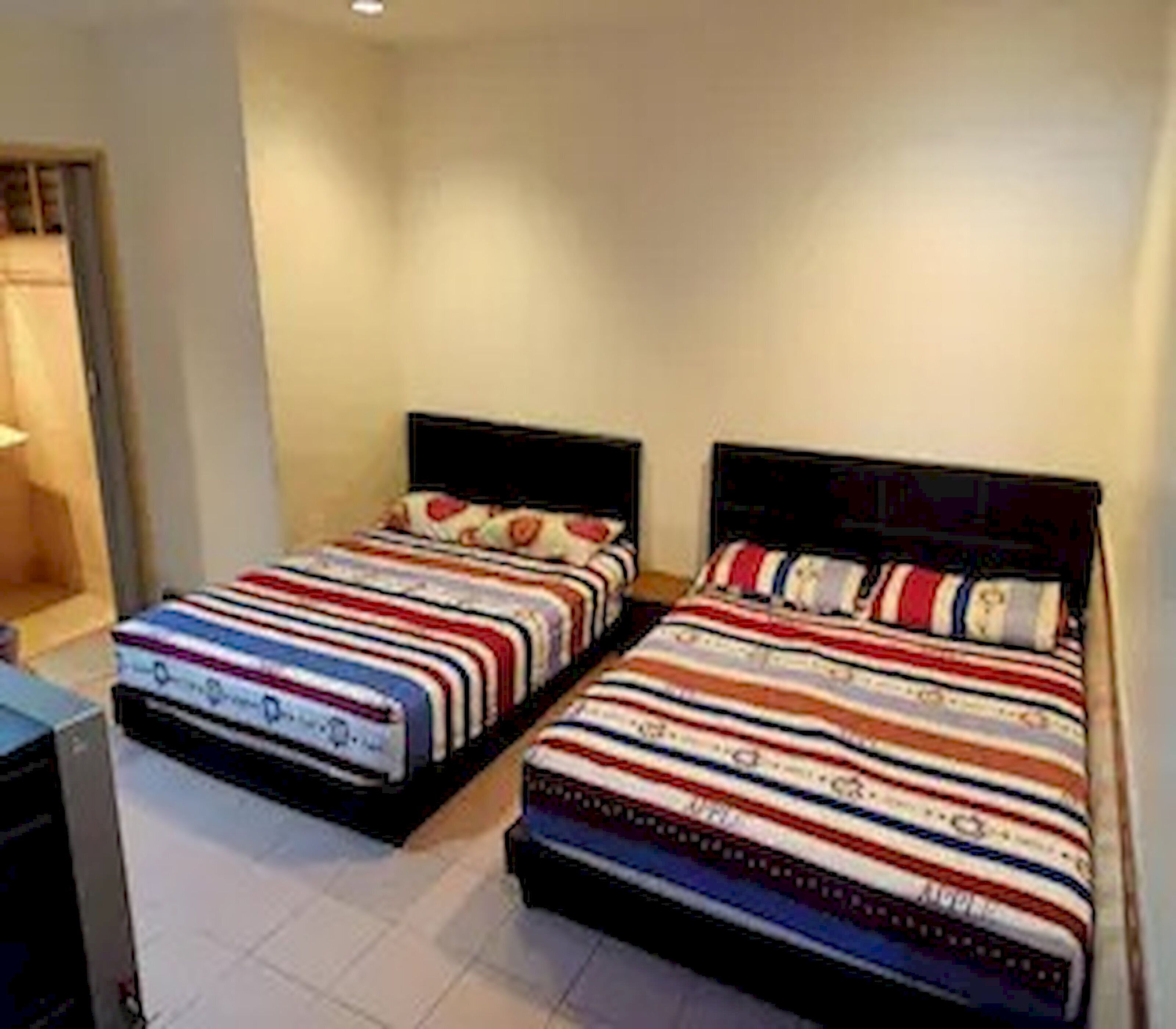 Family Suite | Blackout drapes, WiFi (free), bed sheets