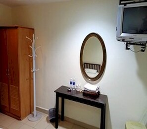 ห้องดีลักซ์ดับเบิล | โต๊ะทำงาน, ผ้าม่านกันแสง, Wi-Fi ฟรี, ผ้าปูที่นอน