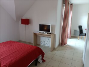 1 bedroom, iron/ironing board, travel cot, WiFi - T1 BIS Dans Résidence Avec Piscine D91 (Salies-de-Béarn)