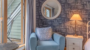 Cottage | Interior