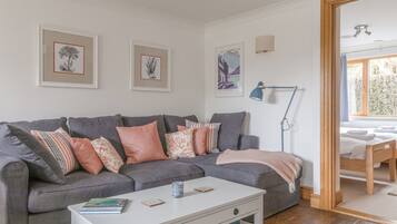 Cottage | Living area