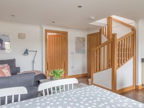 Dining - 5 Court Cottage, Hillfield Village (Dartmouth)