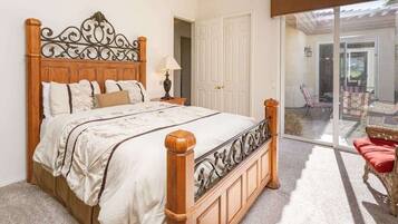 3 bedrooms, desk, iron/ironing board, WiFi