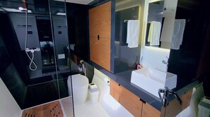 Deluxe Cabin | 3 bedrooms, individually furnished, laptop workspace