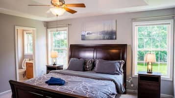 4 bedrooms, iron/ironing board, free WiFi, bed sheets