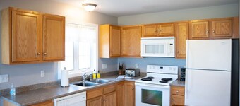 #2  *Beautiful 1 BR Apartment - Central CT*