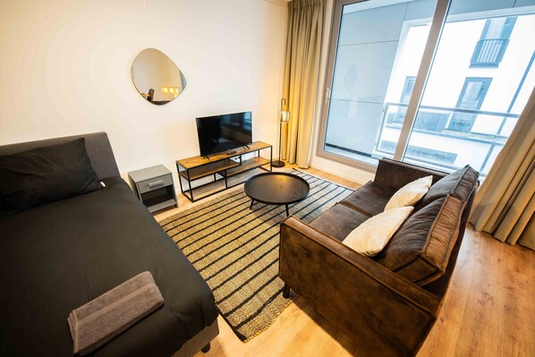 Decoración personalizada, wifi gratis y ropa de cama