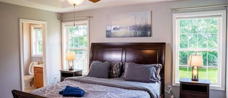 3 bedrooms, iron/ironing board, free WiFi, bed sheets