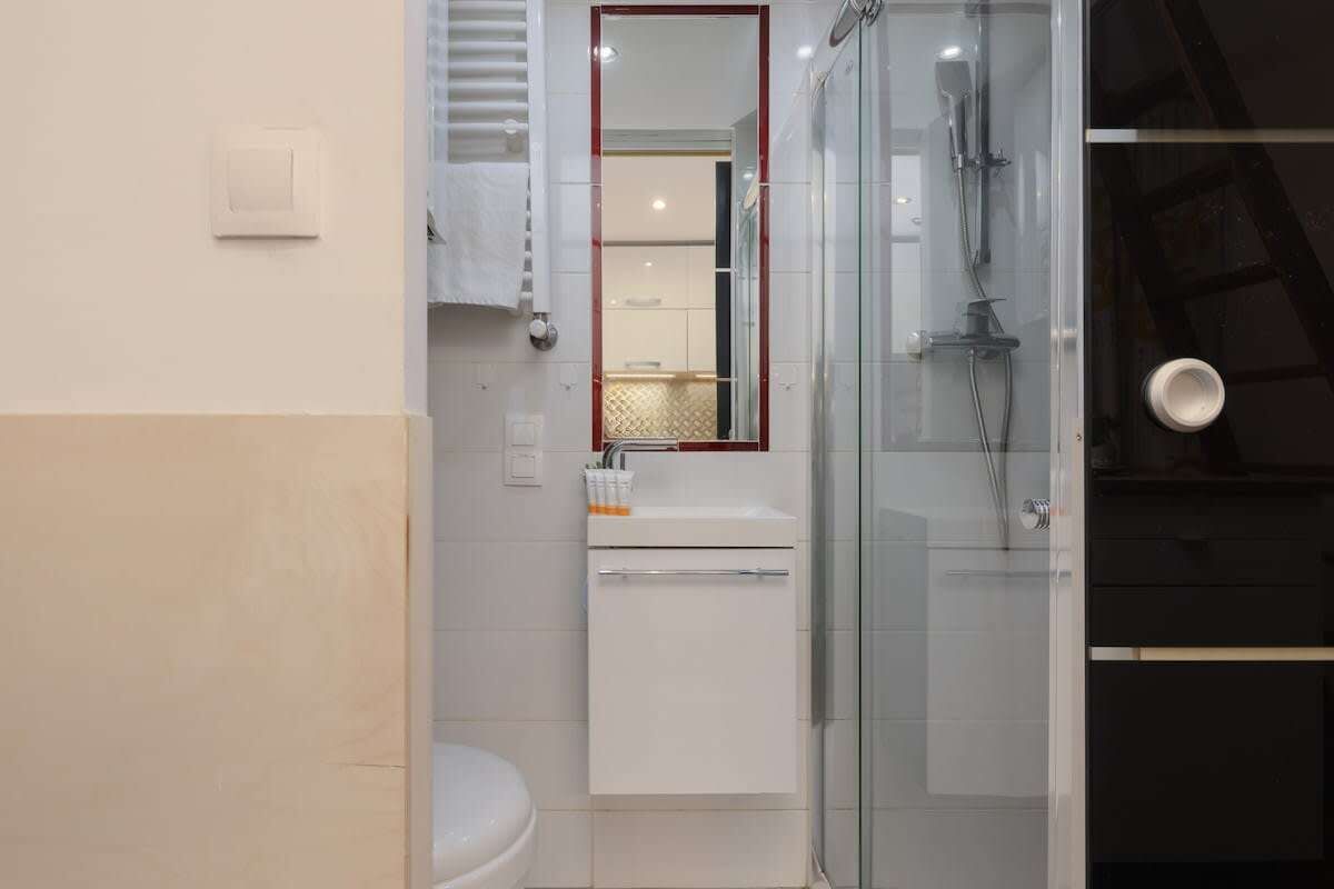Dusche, Haartrockner, Shampoo