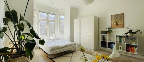 1 soverom, strykejern/-brett, reiseseng for barn og wi-fi (inkludert)