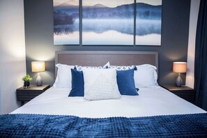 2 bedrooms, desk, iron/ironing board, WiFi