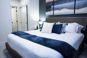 2 slaapkamers, een bureau, een strijkplank/strijkijzer, wifi