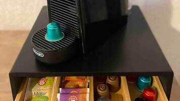 Kaffee und/oder Kaffeemaschine