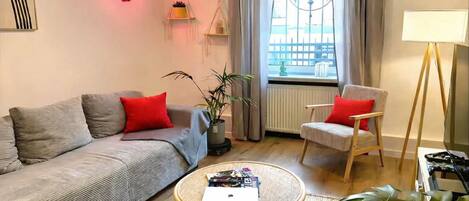 Télévision, jeux vidéo, espaces bureaux