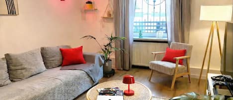 Télévision, jeux vidéo, espaces bureaux