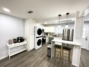 Fridge, microwave, oven, stovetop - Relaxing 4B Home big yard near Ft Worth, AT&T Stadium (North Richland Hills)