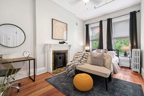 3 bedrooms, desk, iron/ironing board, travel cot