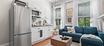 Historic 3-Bed Brownstone, near Trains