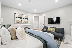 2 bedrooms, desk, iron/ironing board, travel cot