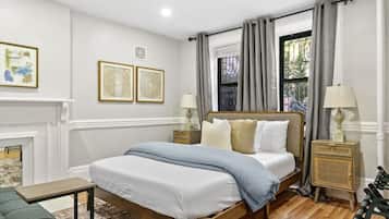 2 bedrooms, desk, iron/ironing board, WiFi