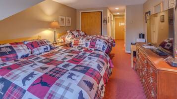 2 slaapkamers, een strijkplank/strijkijzer, reisbedje, wifi