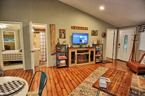 2 sovrum, strykjärn/strykbräda, gratis wi-fi och sängkläder