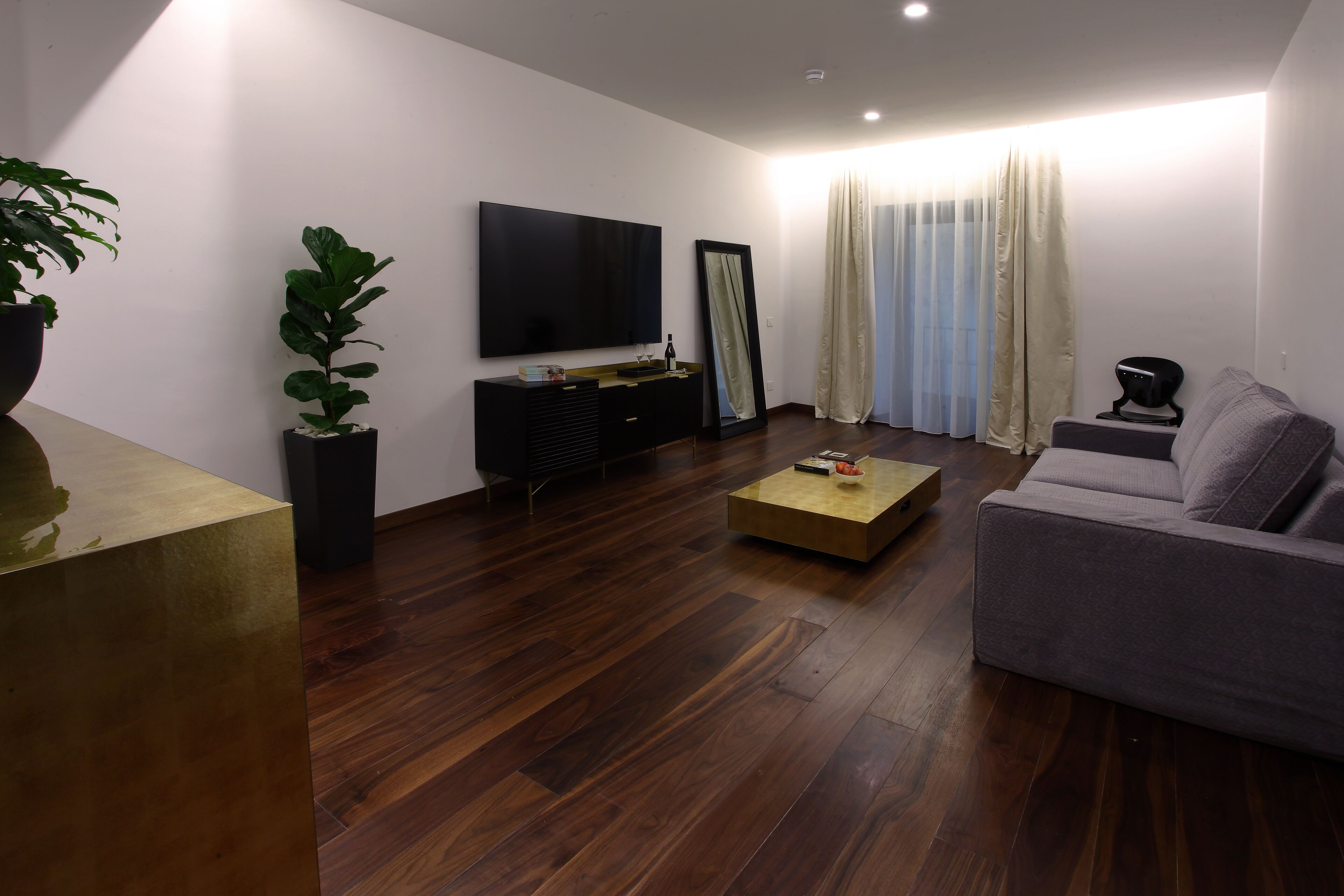 行政套房, 桑拿浴 | 客厅 | 40-英寸电视 （配备数码频道）、加热地板