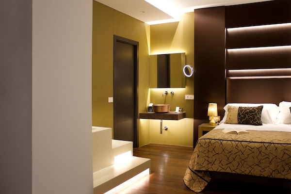 1 habitación, ropa de cama de alta calidad, cubrecamas y minibar