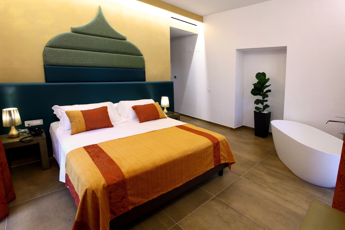 1 bedroom, premium bedding, down comforters, minibar