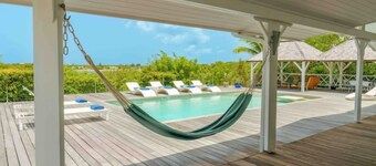 Villa Azur, Low Lands, private tennis court,swimming pool,jacuzzi