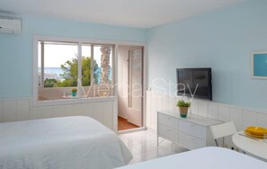 1 bedroom, travel cot, WiFi, bed sheets