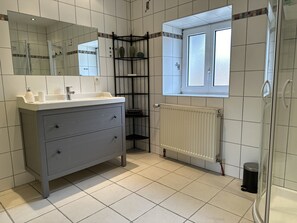 Hårtørrer, håndklæder