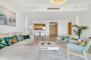 Living area - Brilliant 1Br on Palm Jumeirah (Dubai)