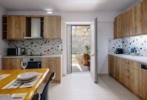 Fridge, microwave, oven, dishwasher - Kedros Villa, A Luxury Touch (Rethymno)