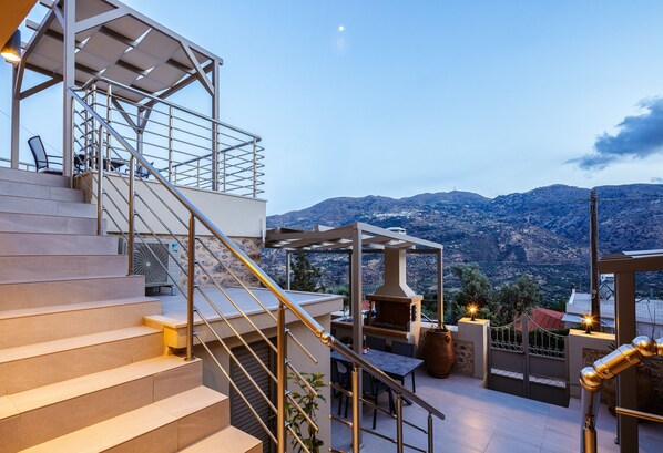 Property grounds - Kedros Villa, A Luxury Touch (Rethymno)