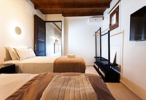 3 chambres, fer et planche à repasser, lit parapluie, Wi-Fi gratuit