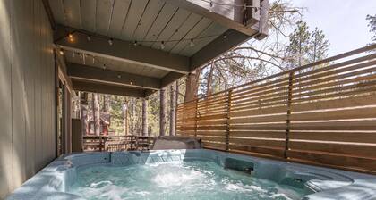 Woody Gold Bear Lodge - Relaxing Cozy Ski Cabin