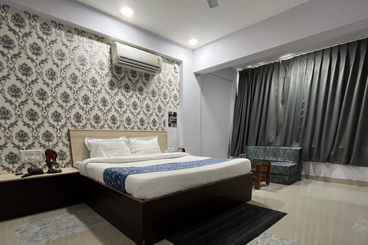 Superior Room | Egyptian cotton sheets, premium bedding, free WiFi, bed sheets