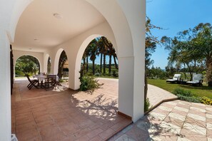 Terrace/patio - 3408 Villa Sunkiss by Perle di Puglia (Pulsano)