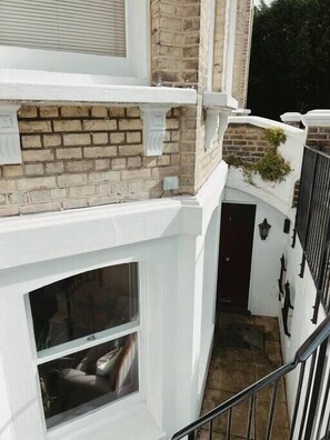 Exterior detail - 10 minute walk from the beach and Beautiful Hove Lawns. (Brighton and Hove)