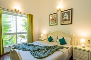 3 habitaciones, tabla de planchar con plancha, wifi y ropa de cama 