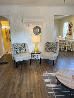 Interior - GOTL Strip - Private Beach Access - Sunset Vacation Rentals (Geneva)