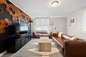 Una Smart TV, libros